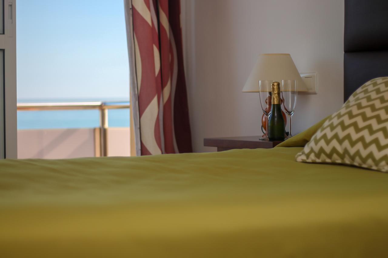 Hostal Esperanza Benajarafe Extérieur photo