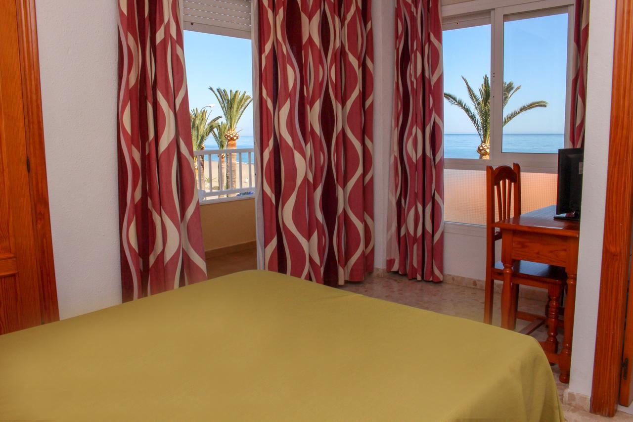 Hostal Esperanza Benajarafe Extérieur photo